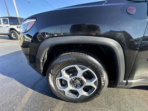 Used 2022 Jeep Compass Trailhawk w/ Trailhawk Elite Group image 10