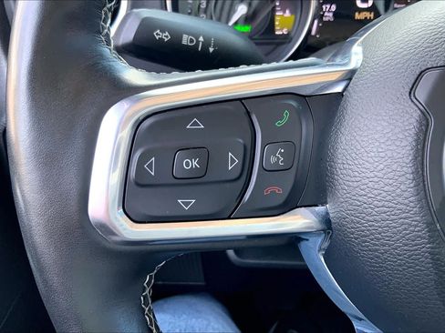 Used 2023 Jeep Wrangler Unlimited Sahara w/ Cold Weather Group AWD/4WD image 24