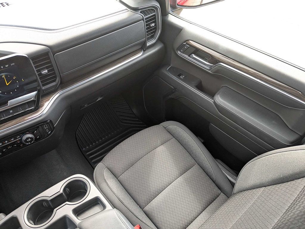 Used 2024 Chevrolet Silverado 1500 LT AWD/4WD image 17