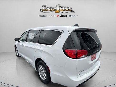 New 2026 Chrysler Voyager LX image 6