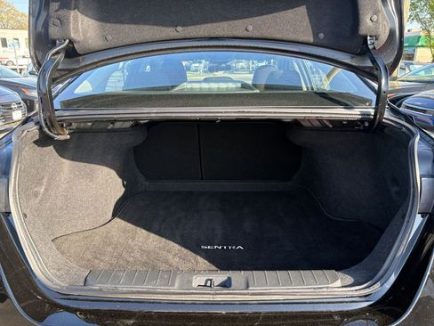 Used 2025 Nissan Sentra SV image 29