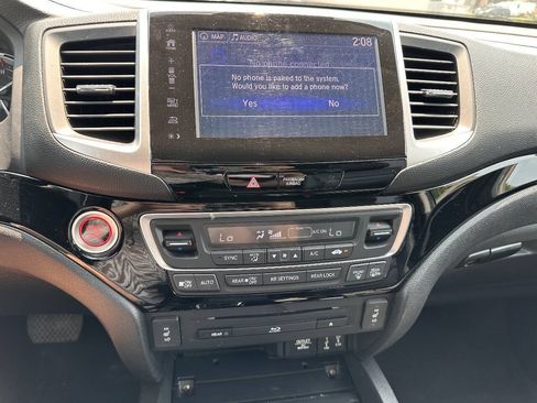 Used 2017 Honda Pilot Touring image 19