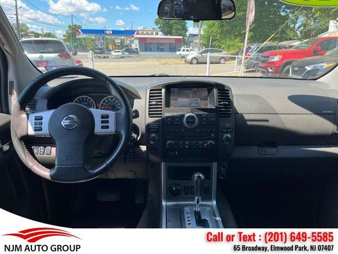 Used 2010 Nissan Pathfinder SE AWD/4WD image 39