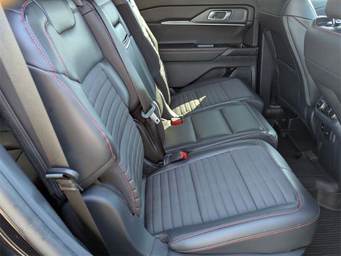 Used 2025 Ford Explorer ST-Line w/ ST-Line Street Pack image 28