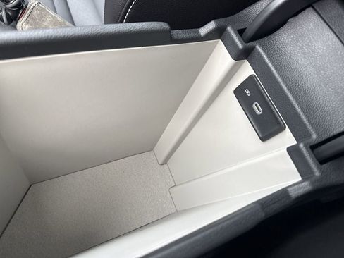 New 2026 Volkswagen Jetta SE FWD image 37