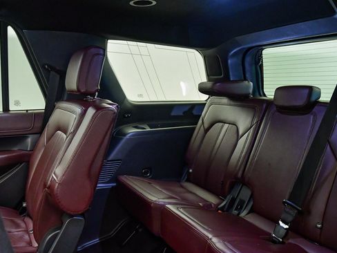 Used 2023 Ford Expedition Limited image 21