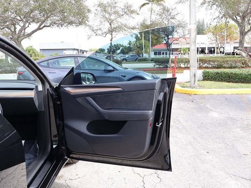 Used 2023 Tesla Model Y Long Range image 24