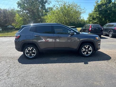 Used 2019 Jeep Compass Limited AWD/4WD image 12
