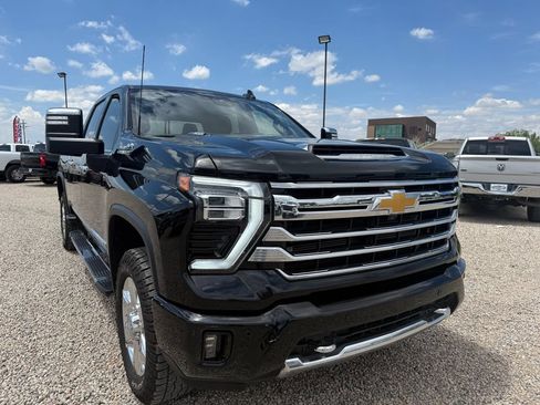 Used 2024 Chevrolet Silverado 2500 High Country w/ Technology Package AWD/4WD image 1