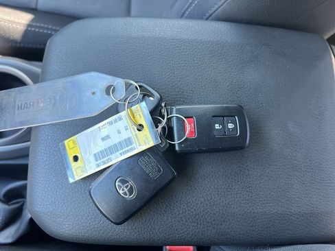 Used 2023 Toyota Tacoma TRD Sport image 37