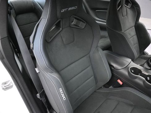 Used 2017 Ford Mustang Shelby GT350 RWD image 12