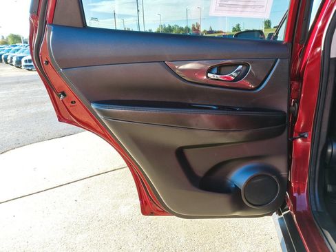 Used 2020 Nissan Rogue S AWD/4WD image 19