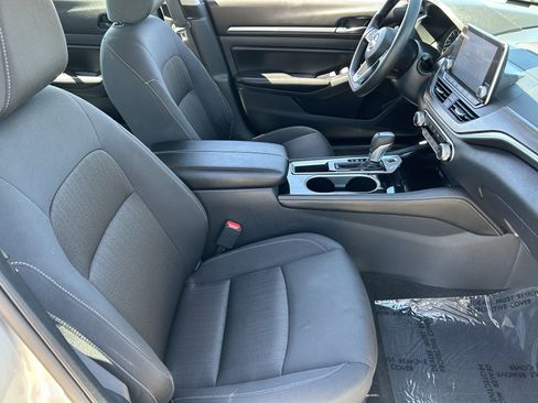 Used 2023 Nissan Altima 2.5 SV image 10