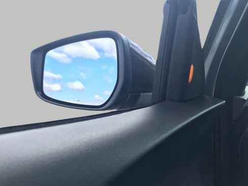 Used 2024 Nissan Kicks SR w/ SR Premium Package FWD image 19