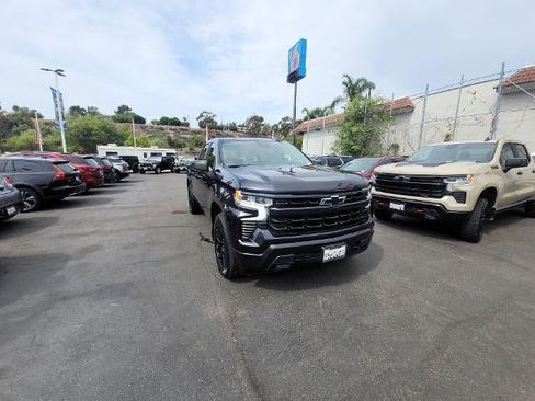 Used 2022 Chevrolet Silverado 1500 RST RWD image 2
