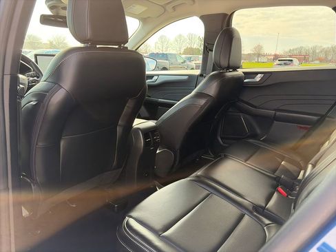 Used 2023 Ford Escape Platinum AWD/4WD image 29