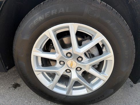 Used 2024 Chevrolet Equinox LT AWD/4WD image 4