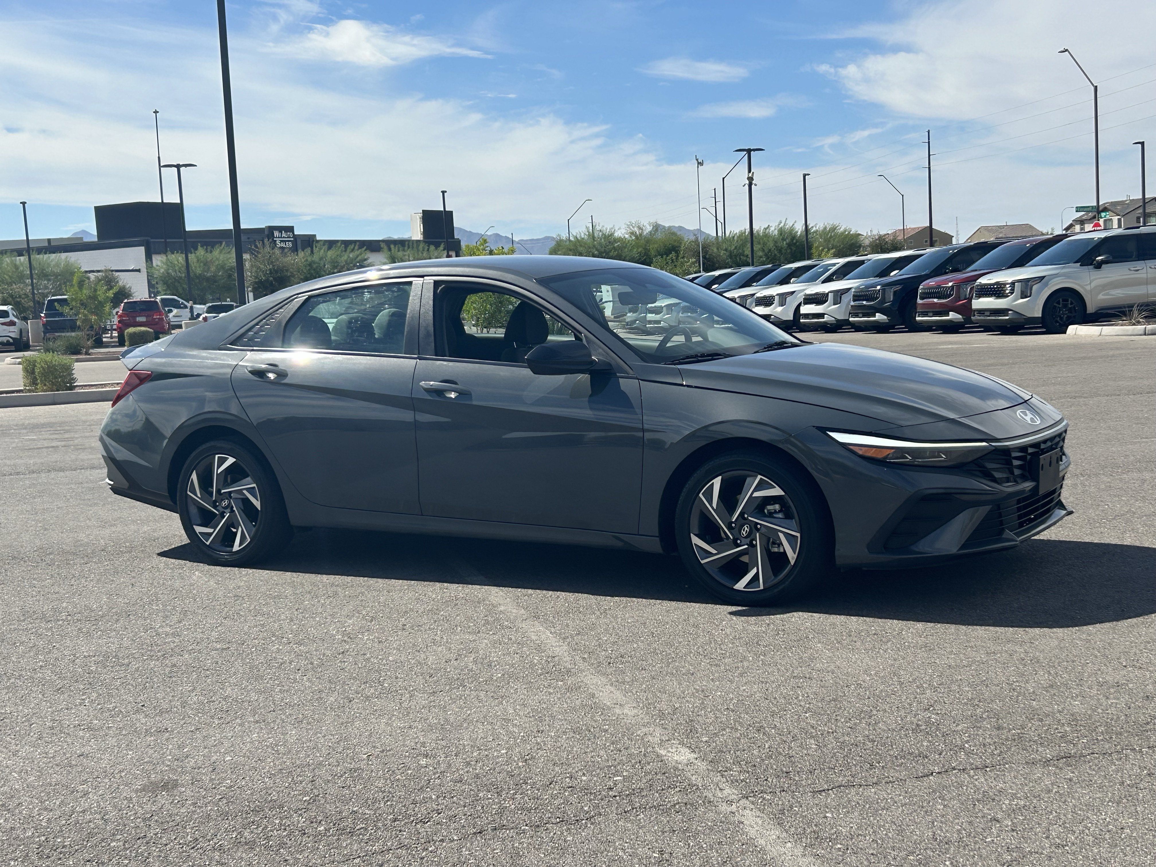 Used 2025 Hyundai Elantra SEL FWD image 7