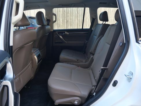 Certified 2021 Lexus GX 460 Luxury w/ Sport Design Package image 10