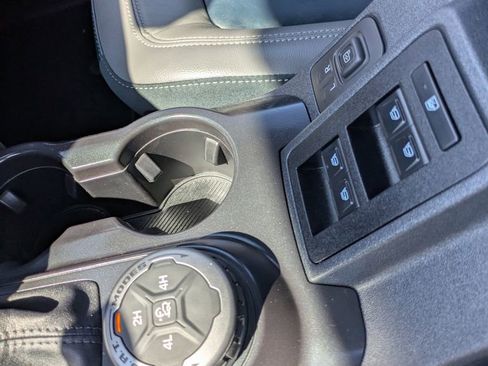 Used 2024 Ford Bronco Outer Banks image 15