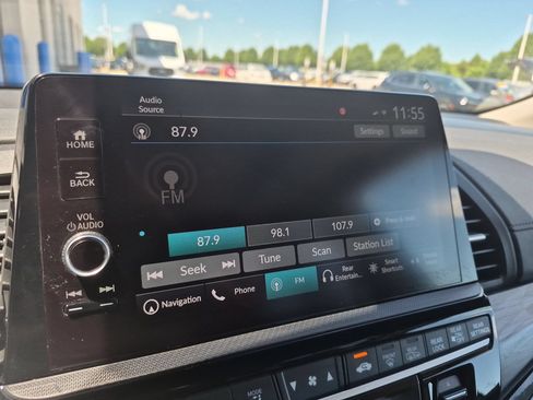Used 2025 Honda Odyssey Elite image 18