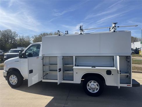 New 2026 Ford E-350 and Econoline 350 Super Duty w/ Power Equipment Group RWD image 2