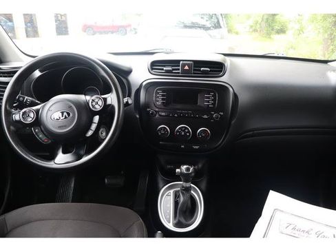 Used 2016 Kia Soul FWD image 7