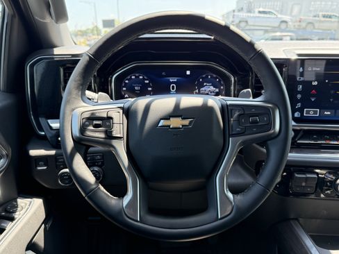Used 2025 Chevrolet Silverado 1500 LTZ AWD/4WD image 19