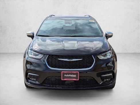 New 2026 Chrysler Pacifica Pinnacle AWD/4WD image 5