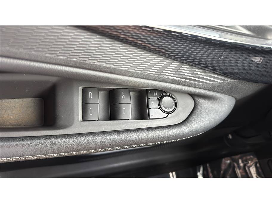 Used 2024 Chevrolet Blazer EV LT AWD/4WD image 32