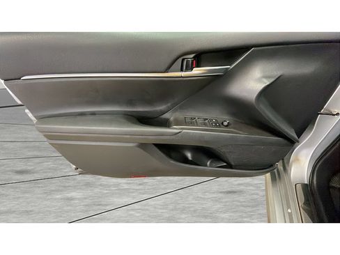 Used 2024 Toyota Camry SE FWD image 10