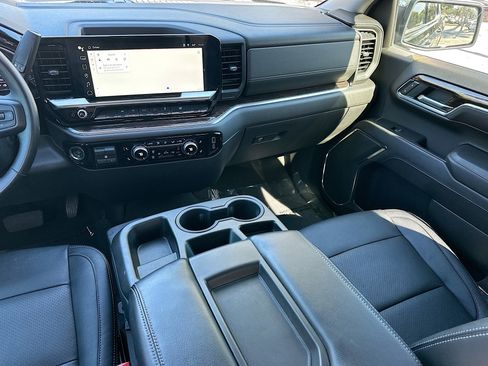 Used 2024 GMC Sierra 1500 SLE w/ Preferred Package image 23