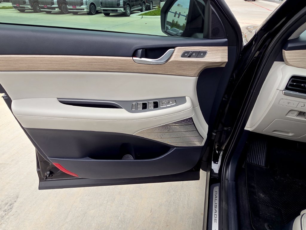 Used 2021 Hyundai Palisade Limited FWD image 14