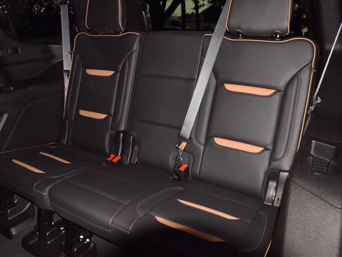 Used 2021 GMC Yukon AT4 w/ AT4 Premium Plus Package image 15