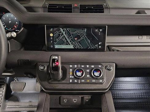 Used 2023 Land Rover Defender 110 X-Dynamic SE image 15