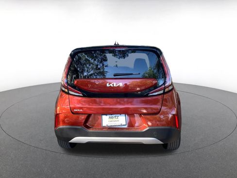 Used 2025 Kia Soul LX w/ LX Technology Package image 6