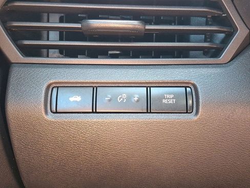 Used 2023 Nissan Altima 2.5 SR AWD/4WD image 25