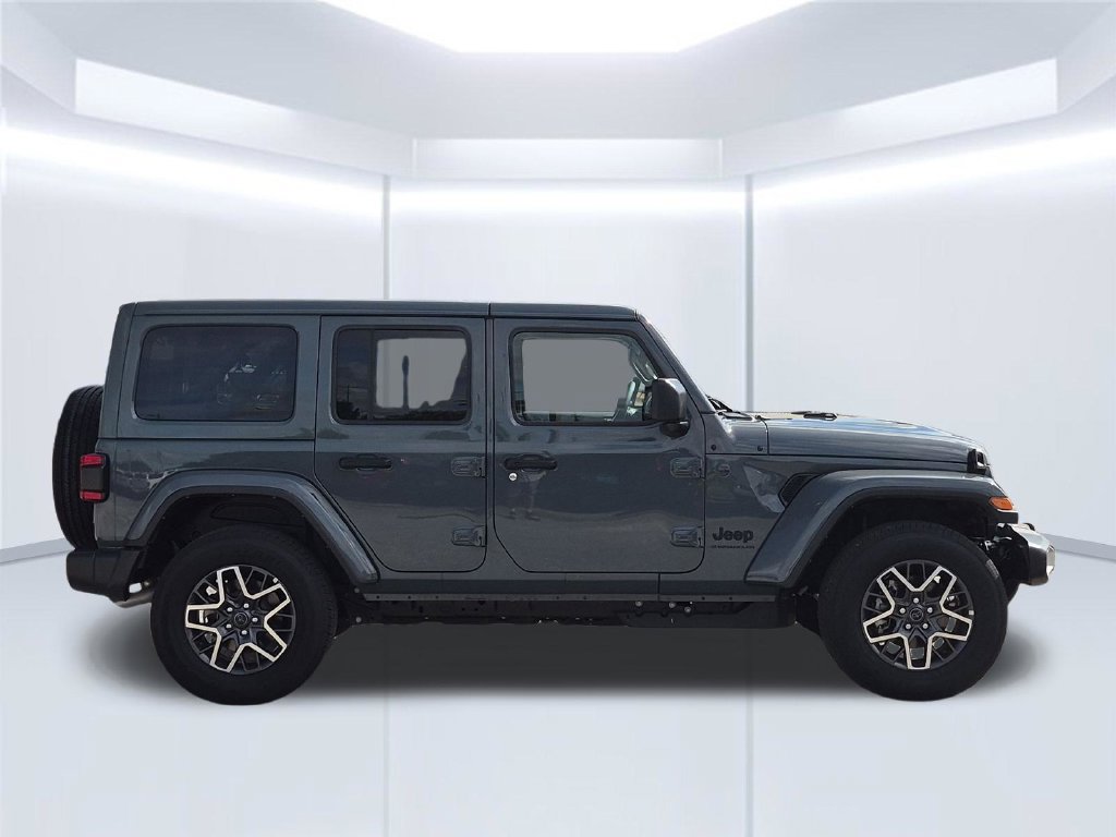 Used 2026 Jeep Wrangler Unlimited Sahara AWD/4WD image 7