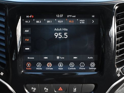 Used 2022 Jeep Cherokee Limited image 38