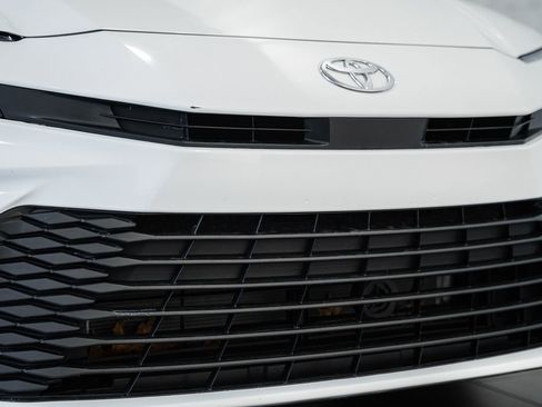 Used 2025 Toyota Camry LE FWD image 10