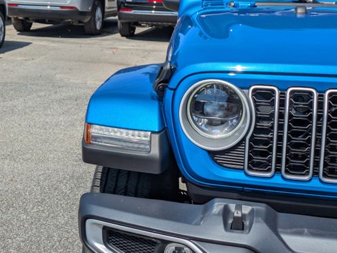 New 2025 Jeep Wrangler Unlimited Sahara AWD/4WD image 10