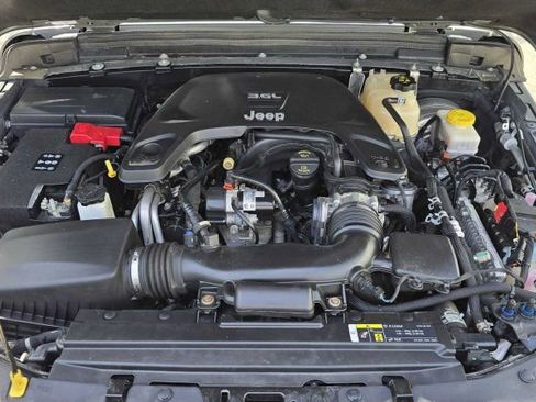 Used 2020 Jeep Wrangler Unlimited Sahara image 37