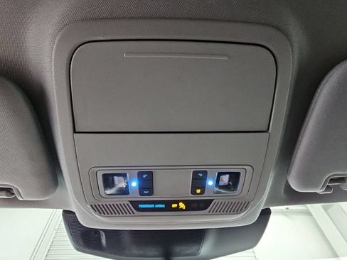 Used 2021 Ford Explorer XLT RWD image 24