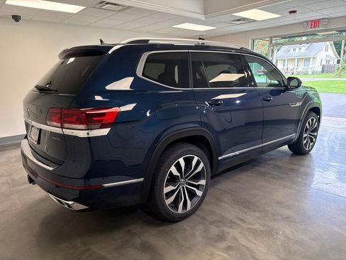 Used 2023 Volkswagen Atlas SEL Premium AWD/4WD image 2