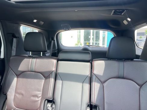 Certified 2025 Honda Pilot Black Edition image 22