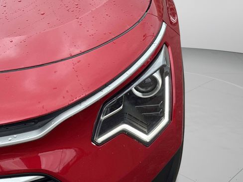 New 2026 Kia Niro EX FWD image 10