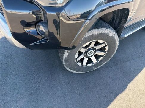 Used 2021 Toyota 4Runner TRD Off-Road Premium w/ Moonroof Package AWD/4WD image 10