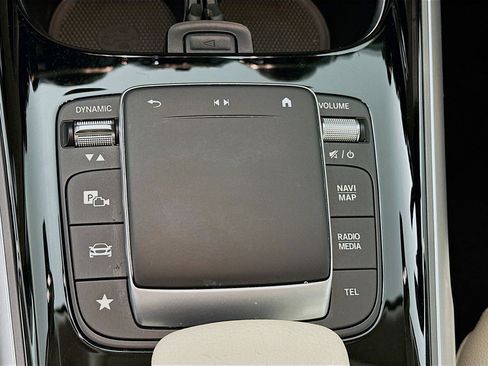 Used 2022 Mercedes-Benz GLB 250 4MATIC image 23