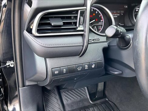 Used 2023 Toyota Camry XLE image 30
