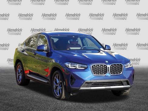Certified 2025 BMW X4 xDrive30i image 2